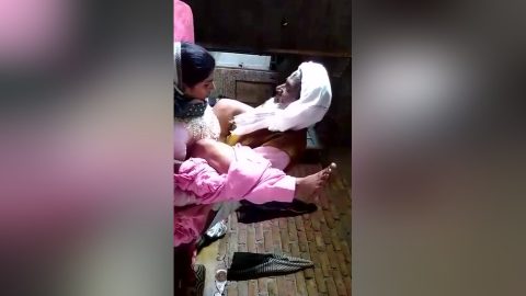 Today Exclusive- Tharki Sasur Nea Appni Bahuai Ko Chod Dala