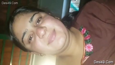 Exclusive- Desi Bhabhi Boob Pressing And Ridding Hubby Dick