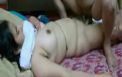 Desi Bhabhi, Indian Bhabhi And New Indian In Gives Blowjob With Dirty Hindi Audio